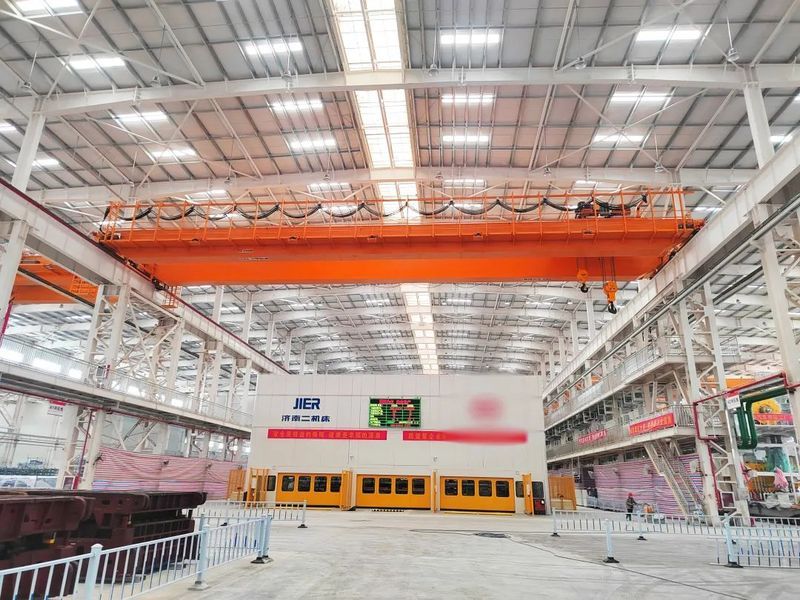 搶跑綠色新賽道 | 衛華80余臺新中式起重機入駐國內知名汽車工廠！