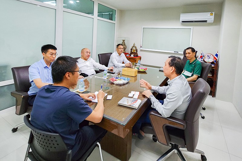 10-會(huì)見泰國(guó)**大鋼廠貿(mào)易商.jpg